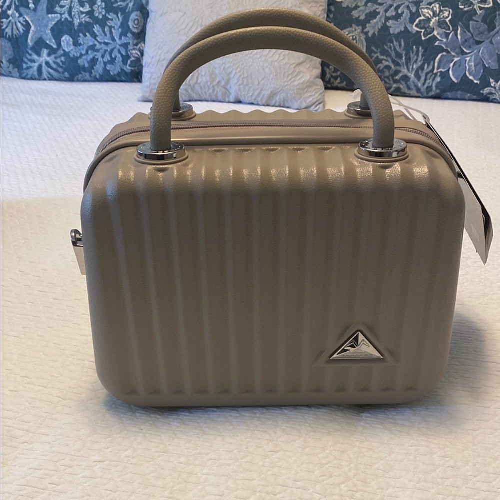 Triforce Beige Textured Handbag with crossbody strap. Brand new.